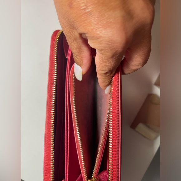 Prada Tote/Wallet Combo - Picture 7 of 8